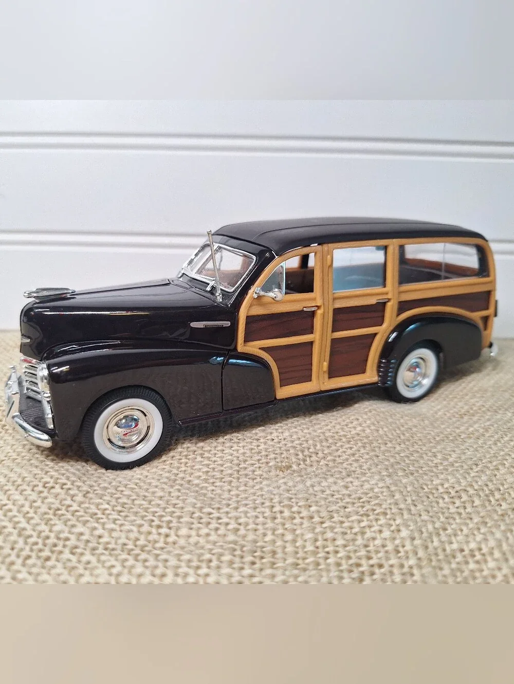 1948 Chevrolet Fleetmaster Woody. Welly, 1/24 Scale. Diecast Car